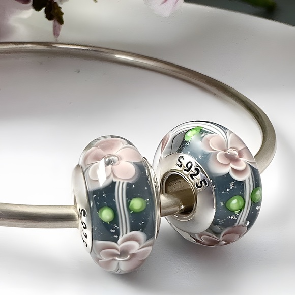 2 charms for Pandora soft pink flower Murano charms 925 Sterling silver cores - Picture 3 of 3